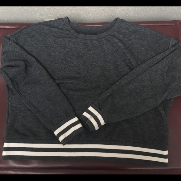 Mossimo Supply Co. Tops - Mossimo cropped sweatshirt